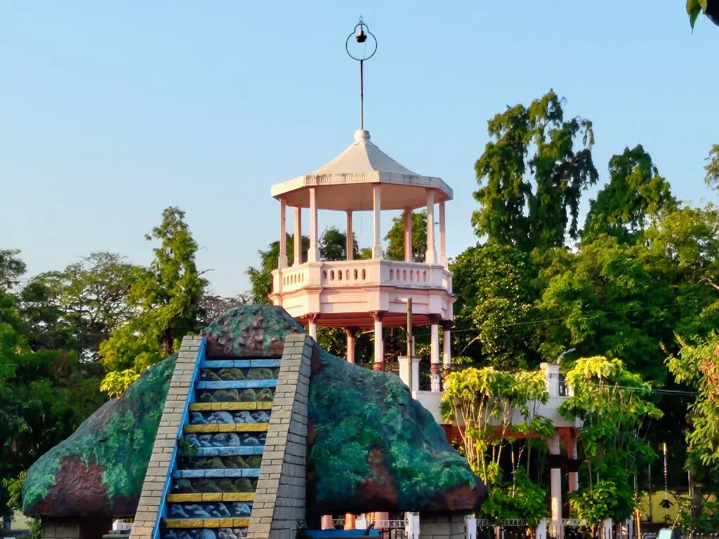 VOC Park Coimbatore entrance gazebo near Gandhipuram with scenic greenery